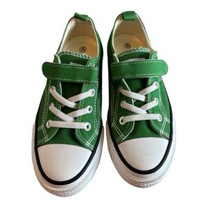 NWOT Green Kids Sneakers‎